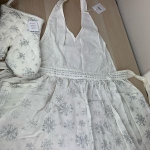 Snowflake Cooking apron